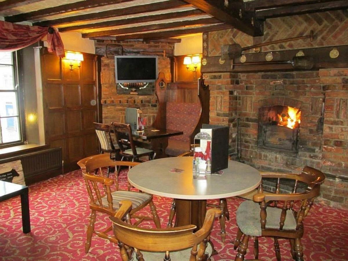 Epworth Red Lion Coaching Inn מראה חיצוני תמונה